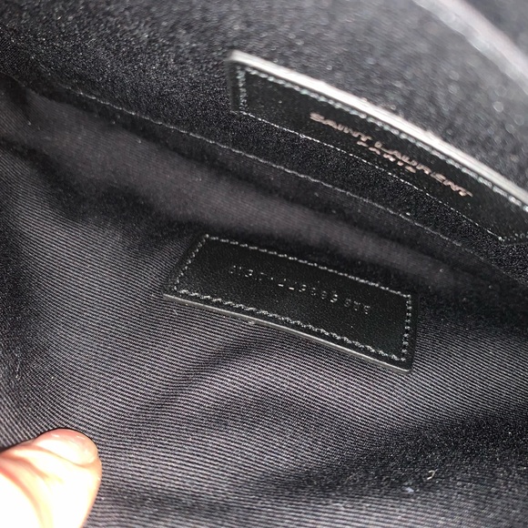 Authentic Saint Laurent Crinkle Leather Monogram Niki Bill Pouch in Black - Picture 8 of 14